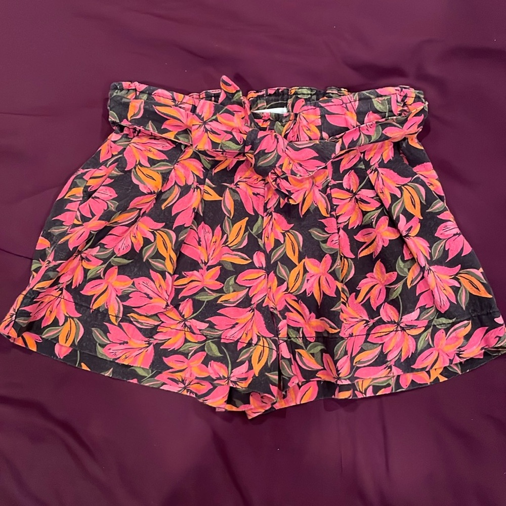 ✨Kensie Jeans floral shorts with pockets